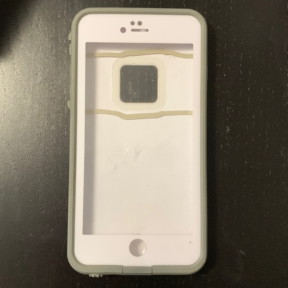 iPhone 6 Plus lifeproof case